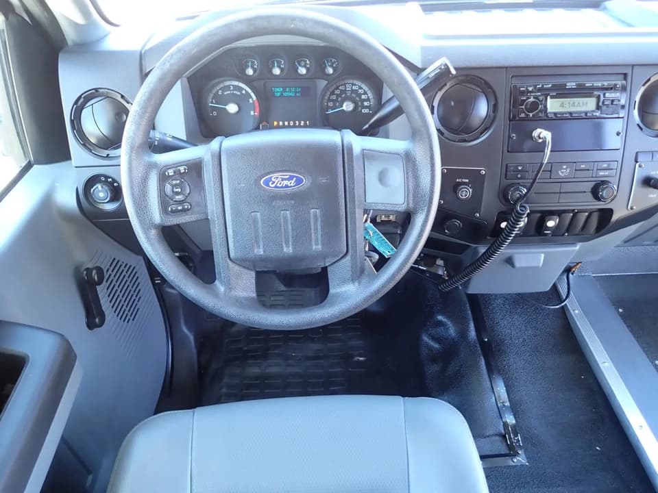 2012 Ford ElDorado Aero Elite Shuttle Bus - Image 12