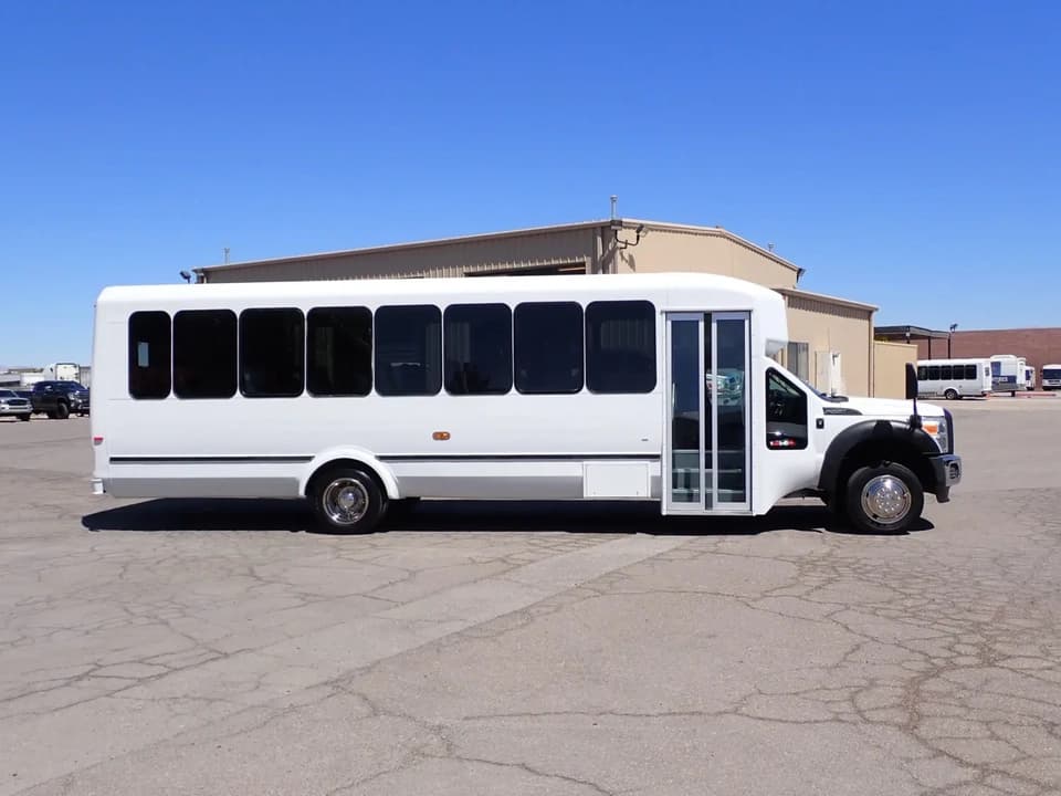 2012 Ford ElDorado Aero Elite Shuttle Bus - Image 4