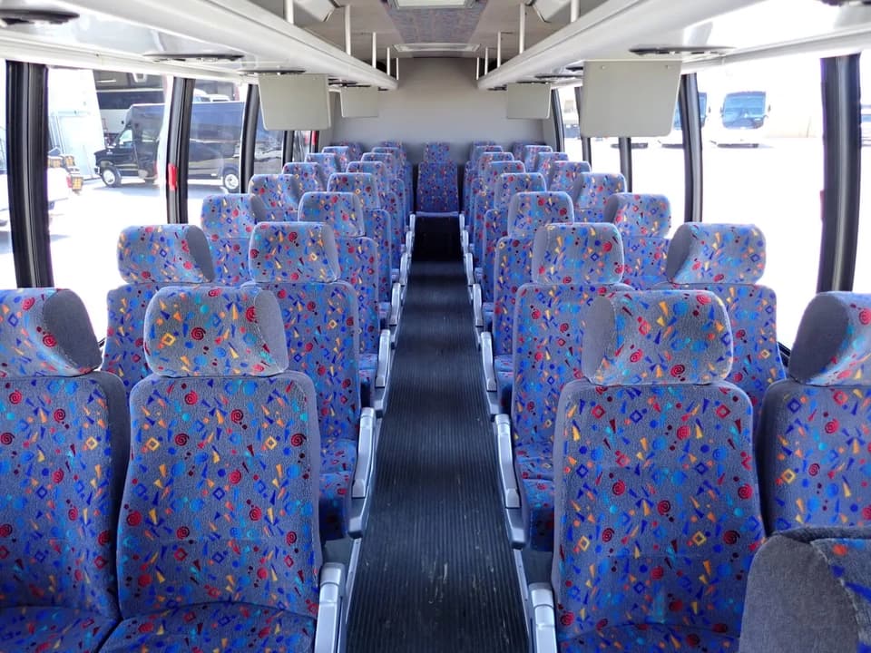 2006 International Krystal Koach K38 Shuttle Bus - Image 7