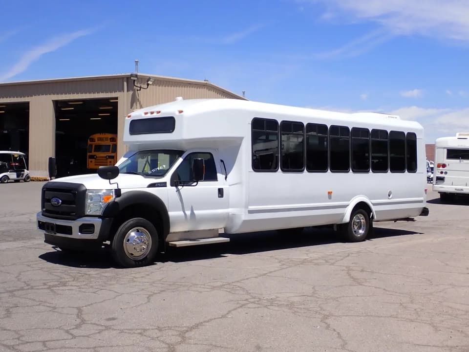 2016 Ford ElDorado Aero Elite ADA Shuttle Bus - Image 3