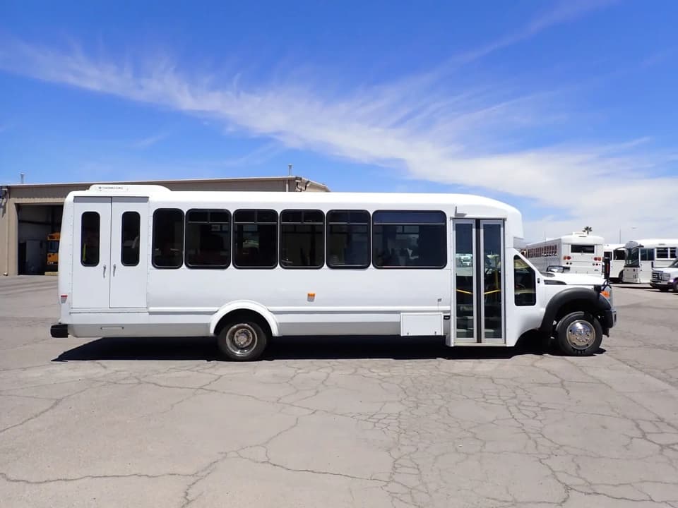 2016 Ford ElDorado Aero Elite ADA Shuttle Bus - Image 4