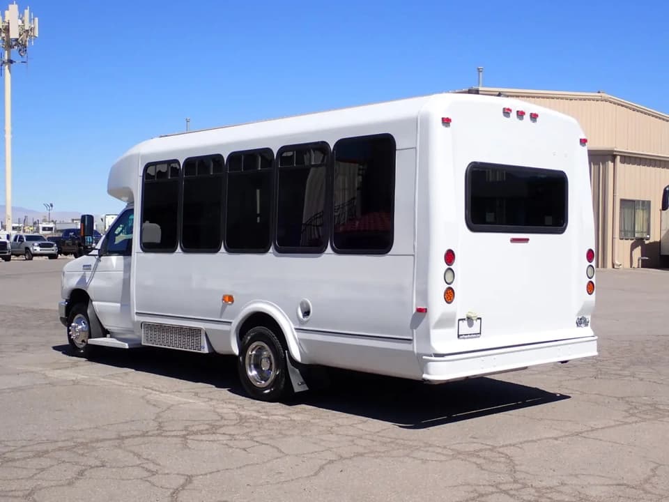 2016 Ford ElDorado Aerotech ADA Shuttle Bus - Image 5