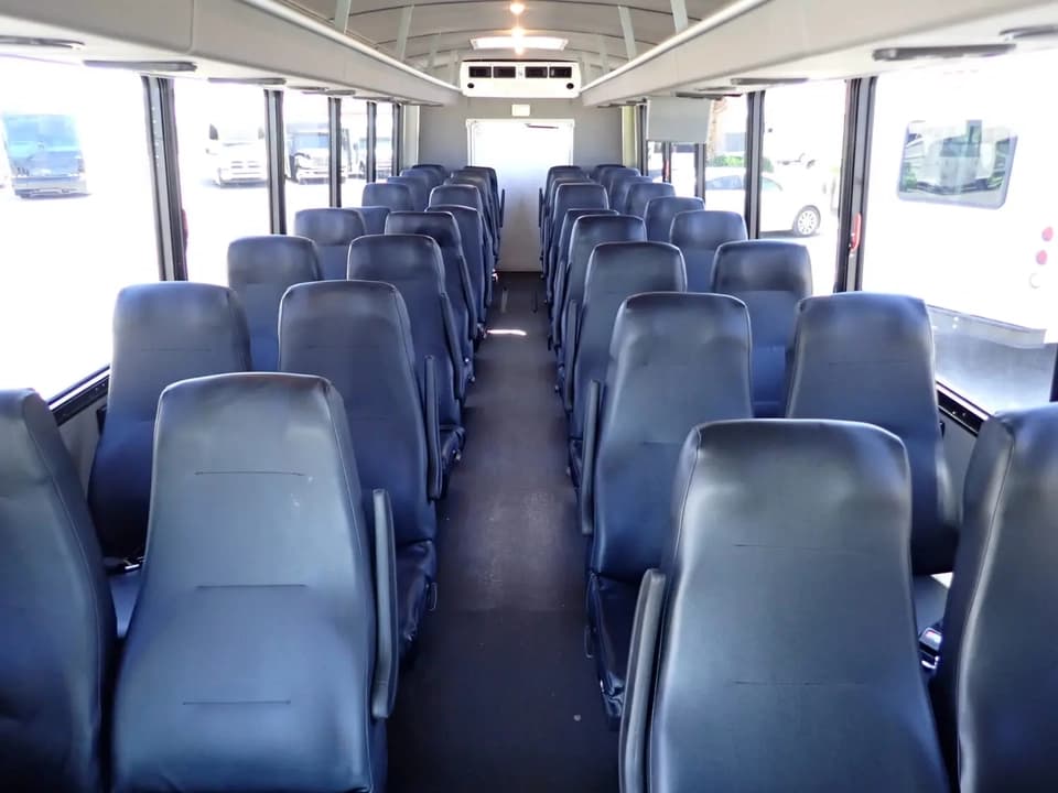 2015 Freightliner Champion Defender Shuttle Bus - Image 7