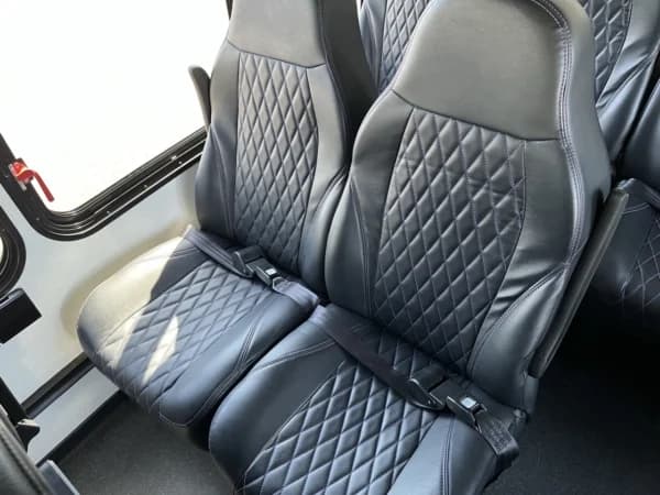 2017 Ford Turtle Top Odyssey Shuttle Bus - Image 12