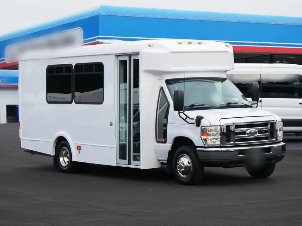 2019 Ford Glaval Universal Shuttle Bus - Image 1