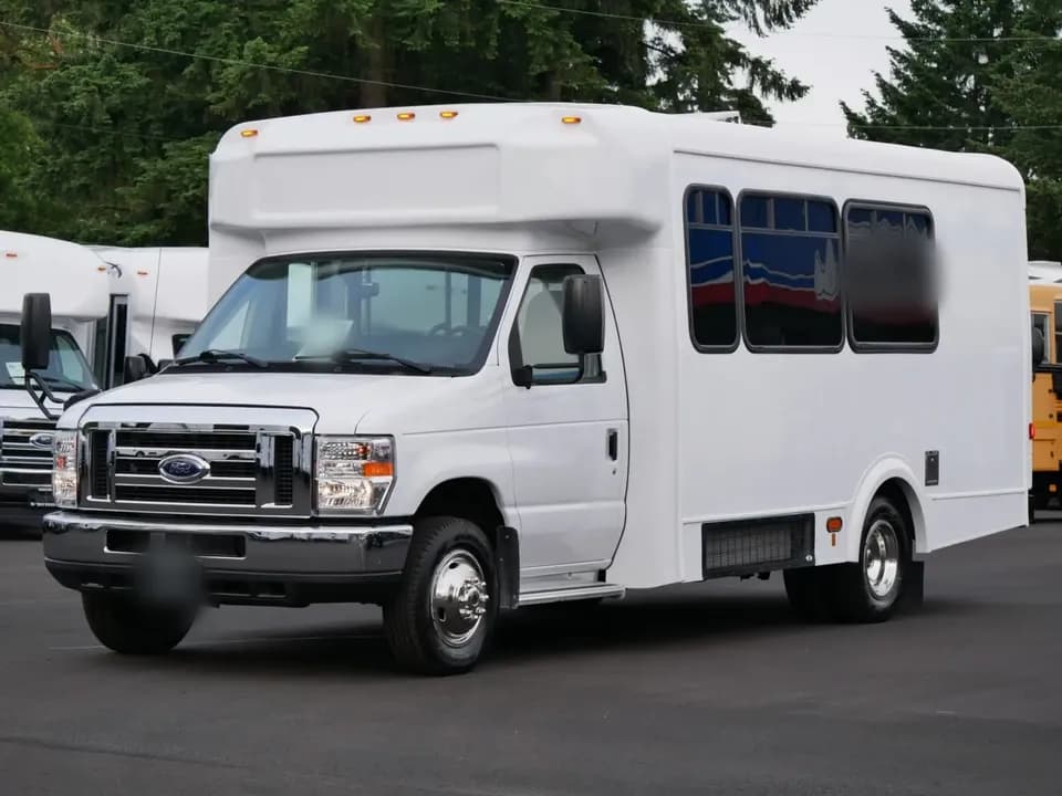 2019 Ford Glaval Universal Shuttle Bus - Image 2