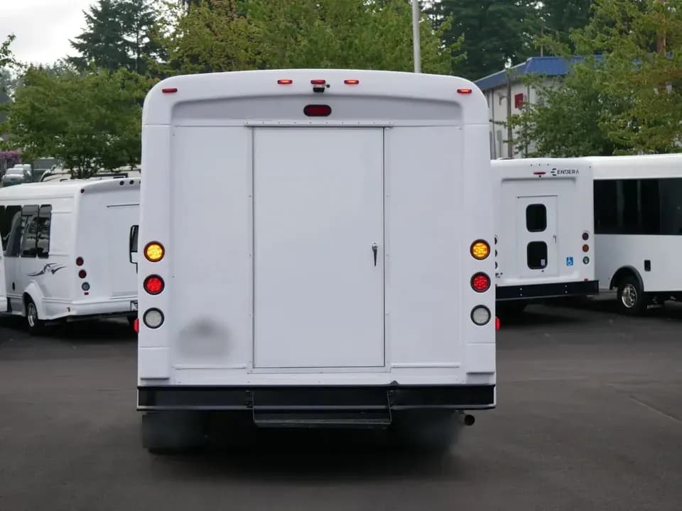 2019 Ford Glaval Universal Shuttle Bus - Image 11