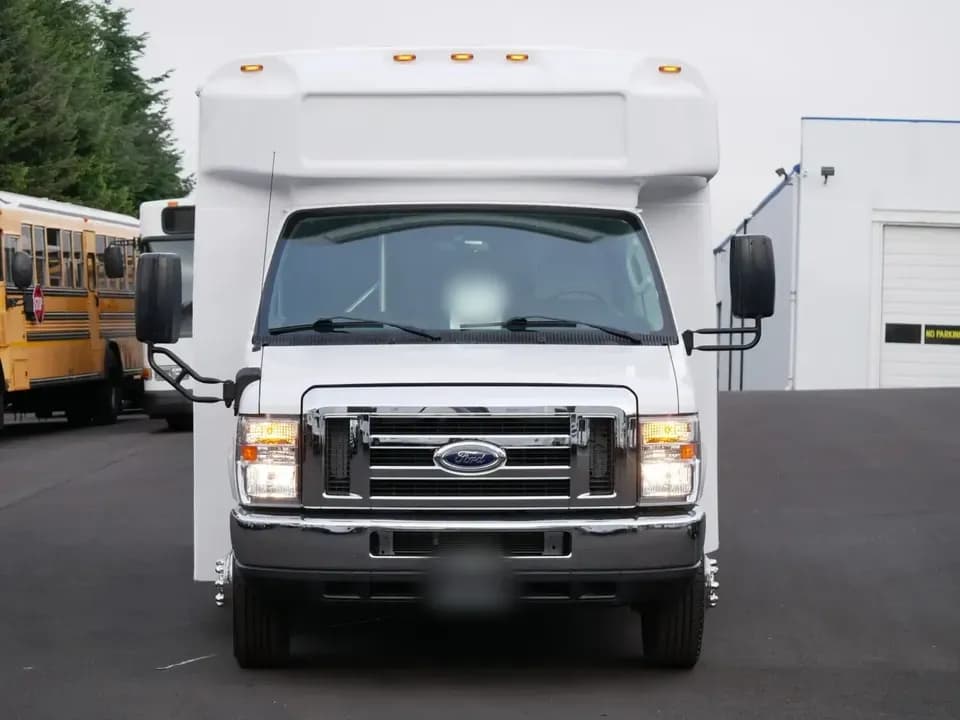 2019 Ford Glaval Universal Shuttle Bus - Image 12