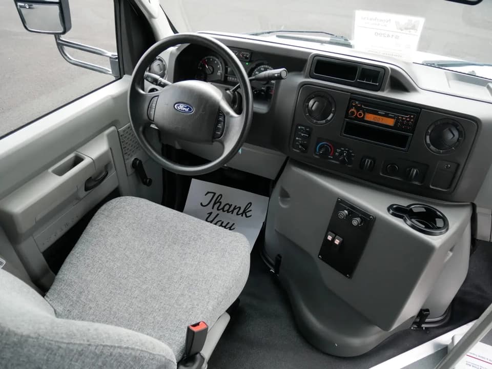 2019 Ford Glaval Universal Shuttle Bus - Image 5