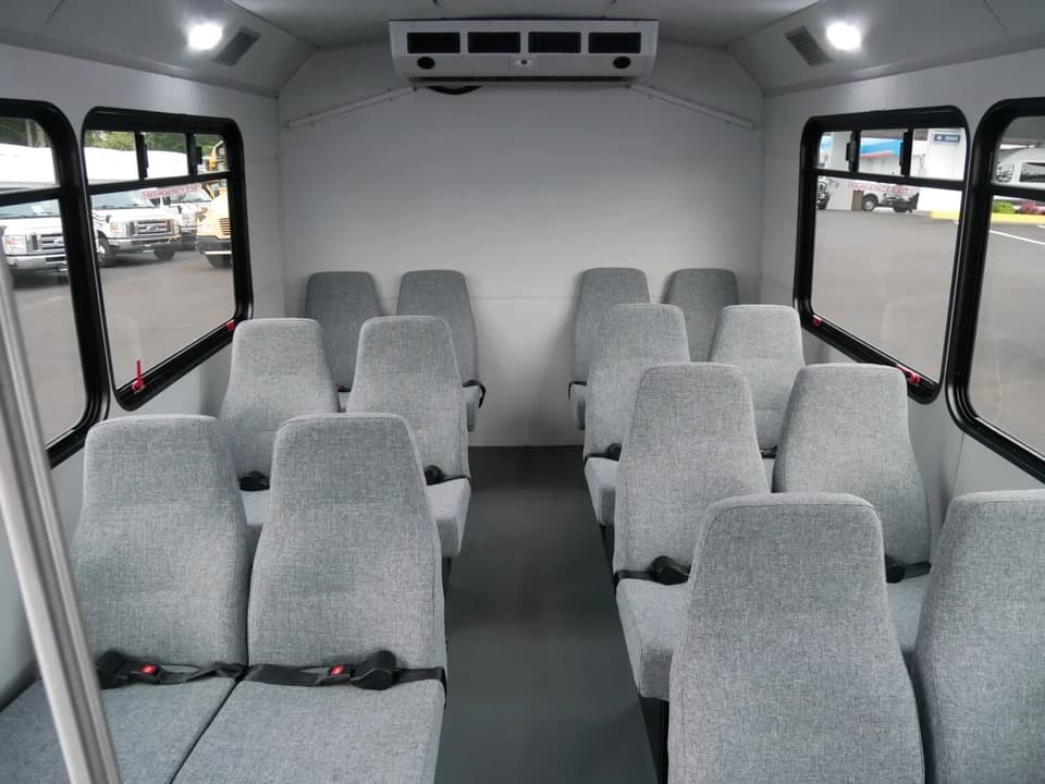 2019 Ford Glaval Universal Shuttle Bus - Image 6
