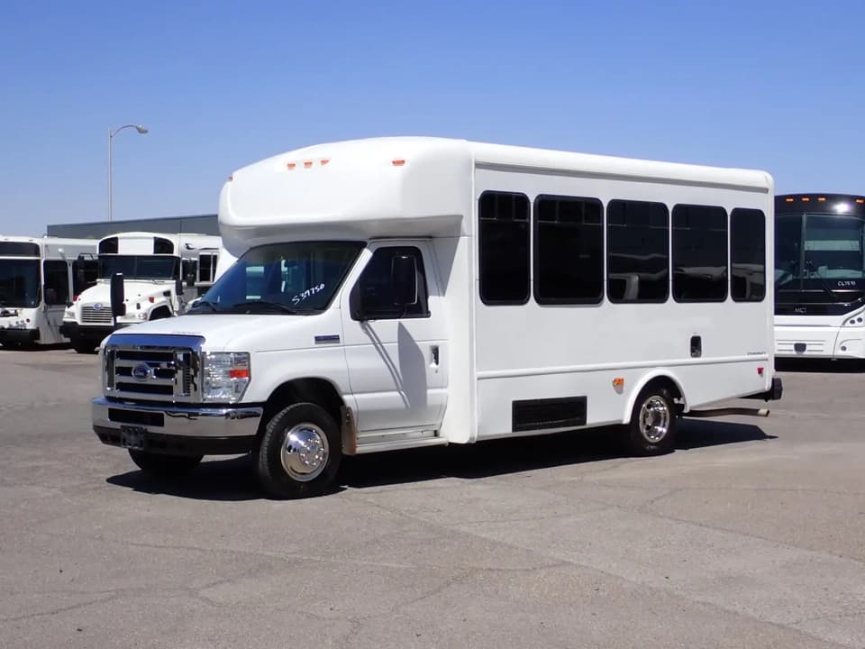 2019 Ford Starcraft Allstar ADA Shuttle Bus - Image 2