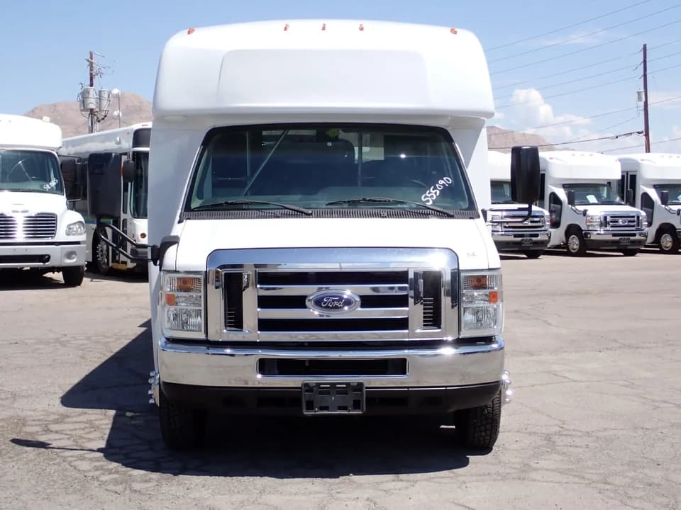 2016 Ford EC II Elkhart Coach Shuttle Bus - Image 2