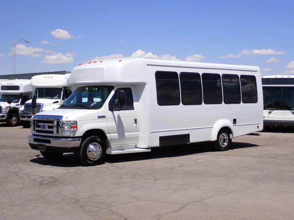 2016 Ford EC II Elkhart Coach Shuttle Bus - Image 3