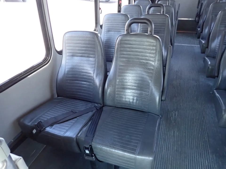 2016 Ford EC II Elkhart Coach Shuttle Bus - Image 6