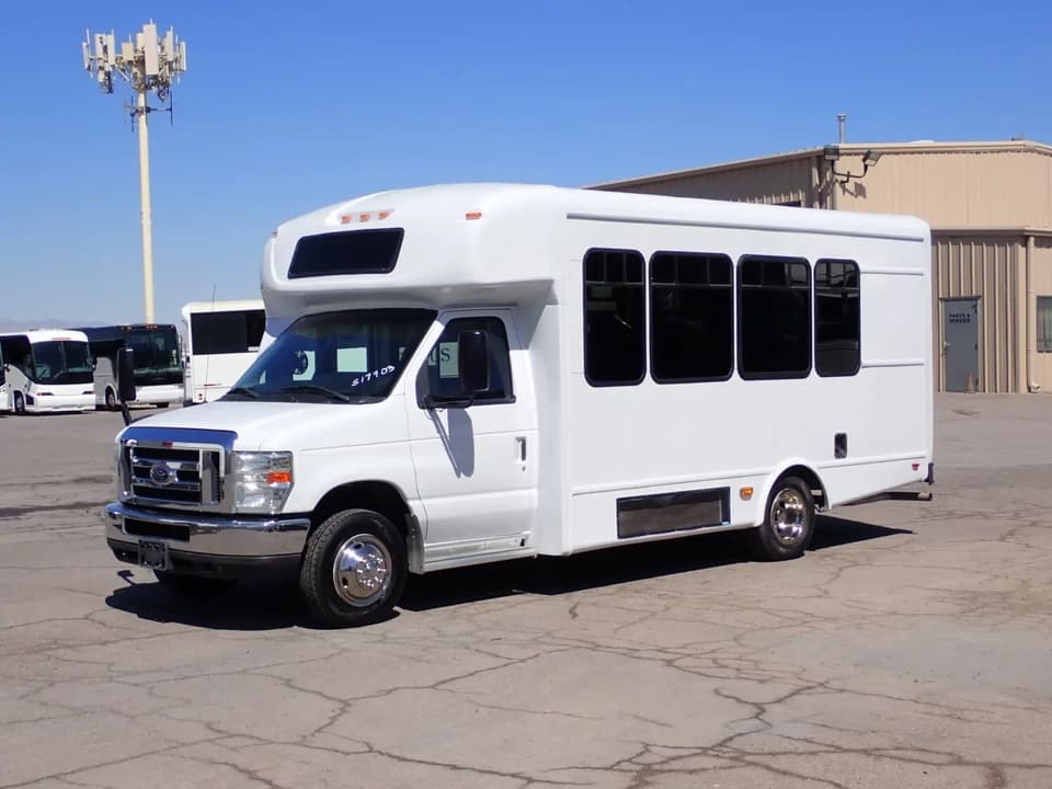 2017 Ford Starcraft Allstar Shuttle Bus - Image 3