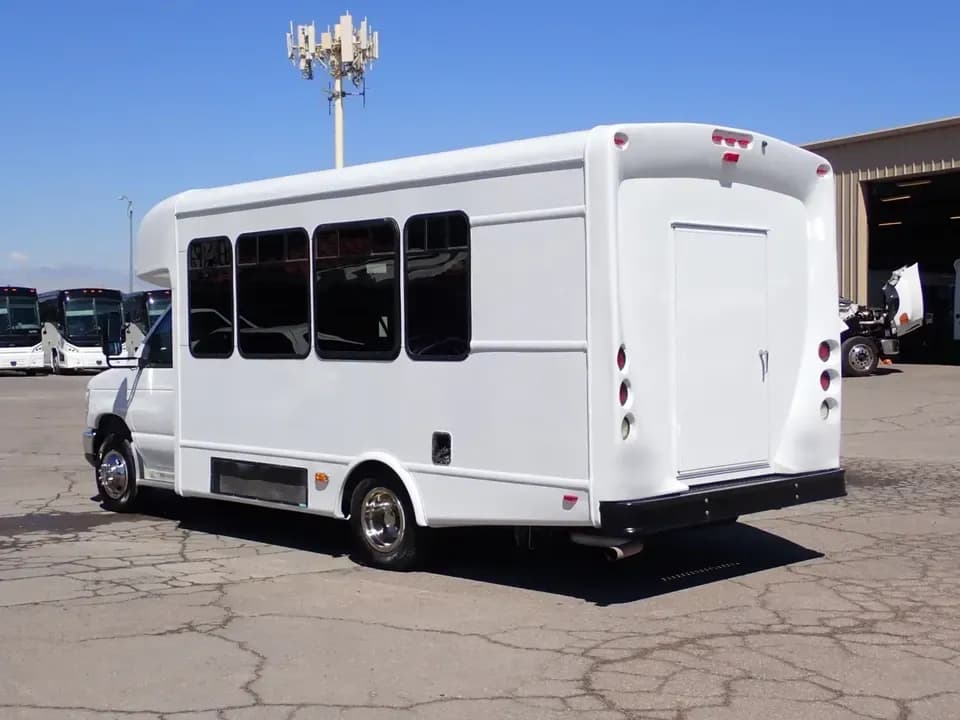 2017 Ford Starcraft Allstar Shuttle Bus - Image 5