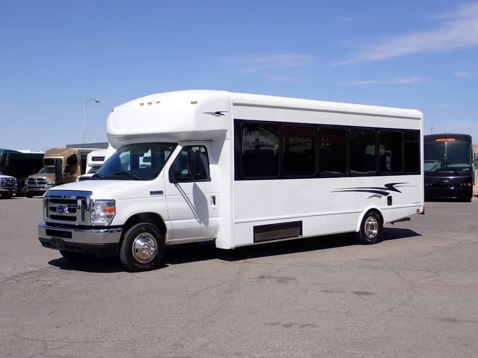 2019 Ford Starcraft Allstar MVP Shuttle Bus - Image 3