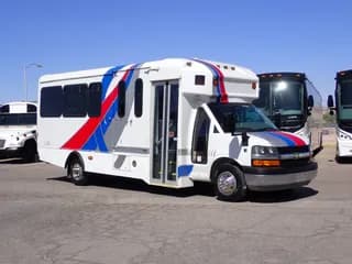 2015 Chevrolet Titan II bus