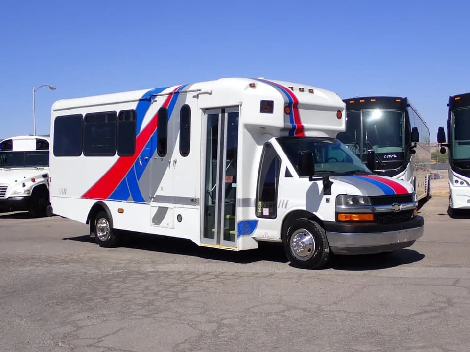 2015 Chevrolet Glaval Titan II Shuttle Bus - Image 1