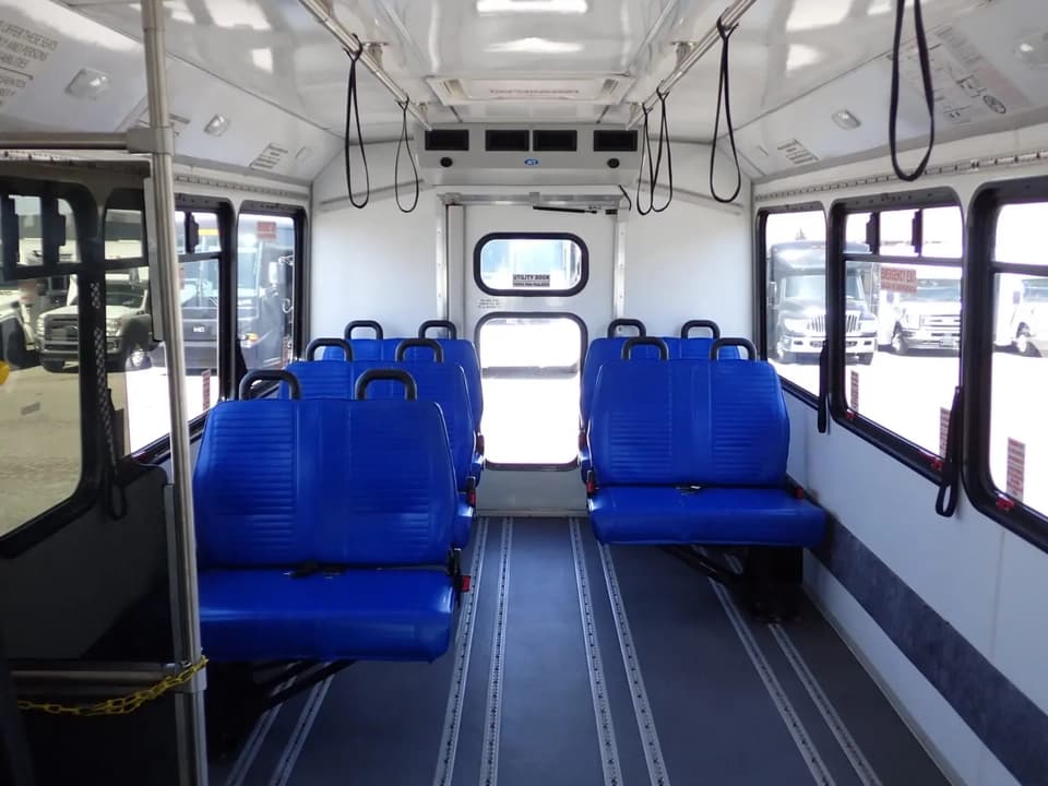 2015 Chevrolet Glaval Titan II Shuttle Bus - Image 7