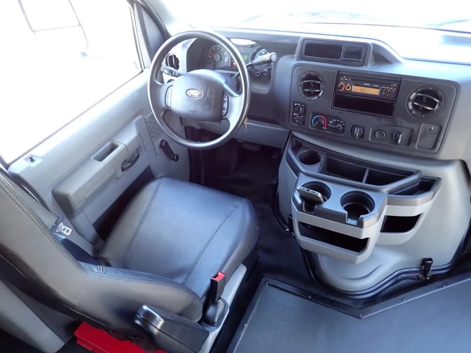 2019 Ford Starcraft Allstar MVP Shuttle Bus - Image 10