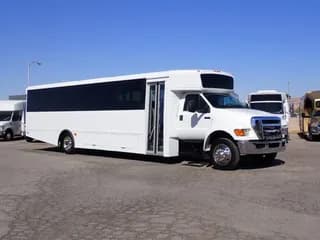 2015 Ford Defender bus