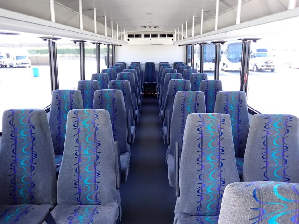 2015 Ford Champion Defender Shuttle Bus - Image 8
