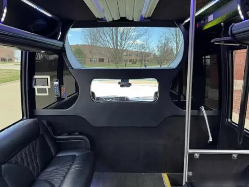 2016 Ford E450 Party Bus - Image 12