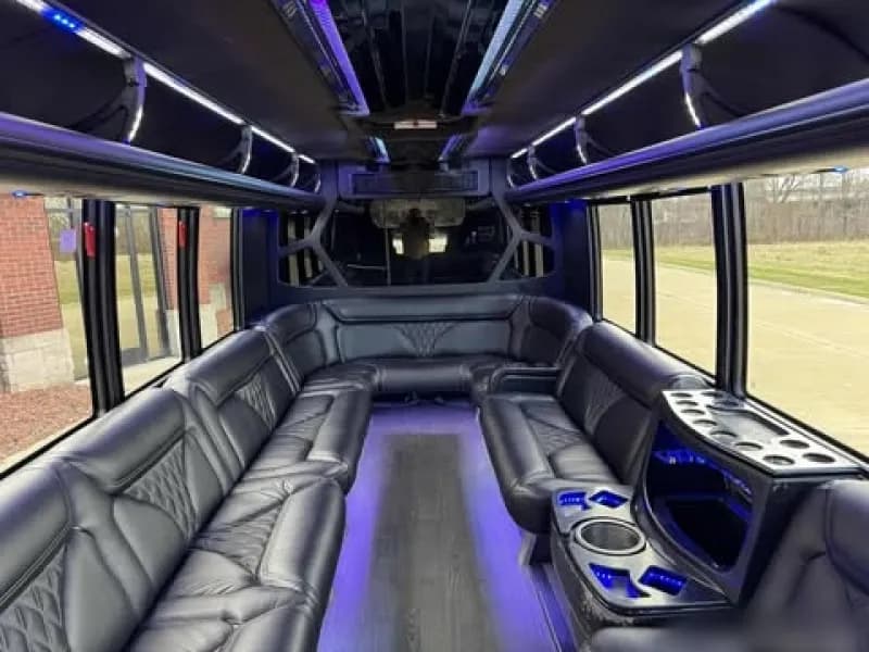 2016 Ford E450 Party Bus - Image 15