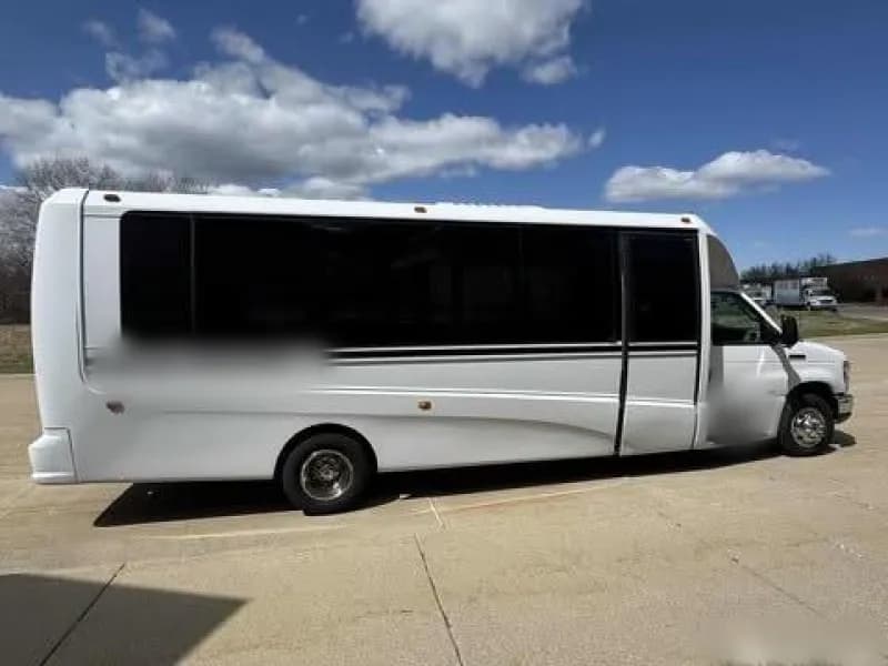 2016 Ford E450 Party Bus - Image 5