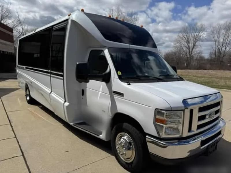 2016 Ford E450 Party Bus - Image 6