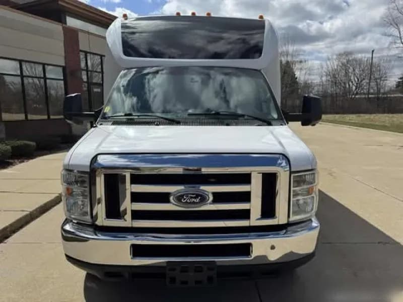 2016 Ford E450 Party Bus - Image 7