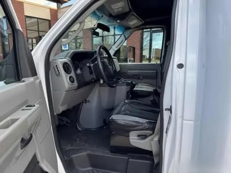 2016 Ford E450 Party Bus - Image 8
