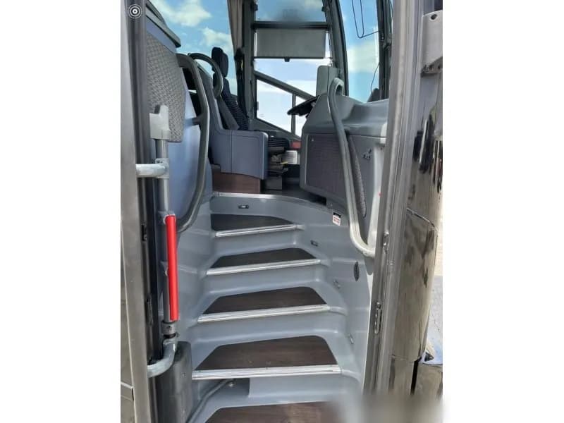 2015 Van Hool C2045 Motorcoach - Image 3