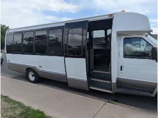 2014 Ford E450 bus