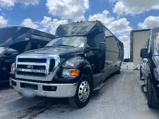 2013 Ford F-650 bus