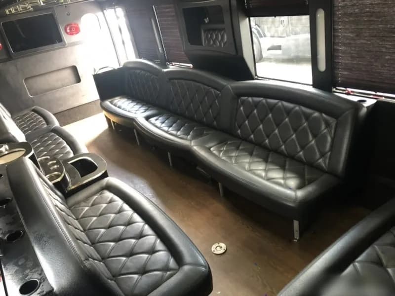 2015 Ford F-550 Party Bus - Image 3