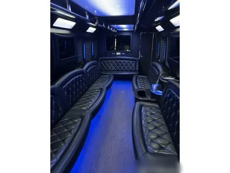 2015 Ford F-550 Party Bus - Image 4