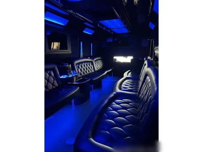 2015 Ford F-550 Party Bus - Image 5