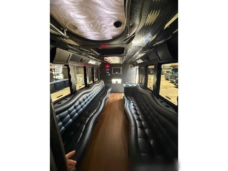 2011 Ford F-550 Party Bus - Image 11