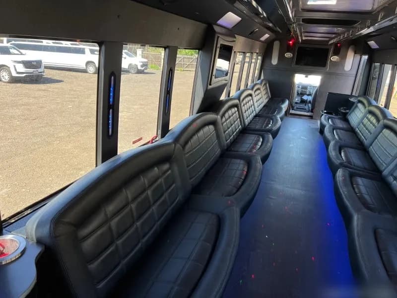 2013 Ford F-750 Tiffany Party Bus - Image 9