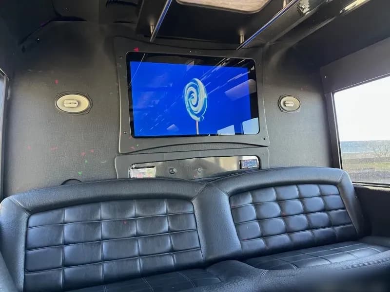 2013 Ford F-750 Tiffany Party Bus - Image 11