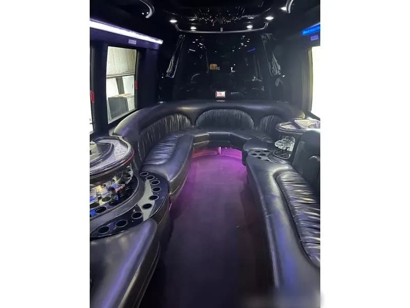 2007 International 3200 Party Bus - Image 7