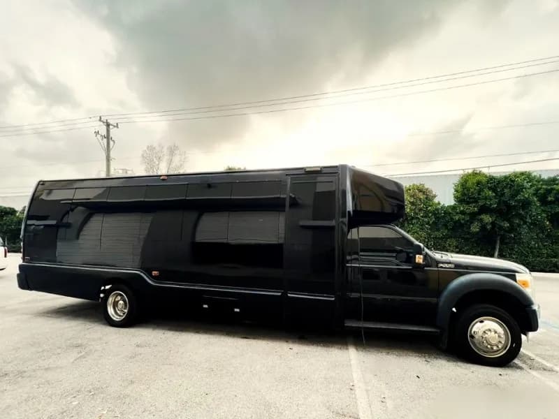2013 Ford F-550 Party Bus - Image 3