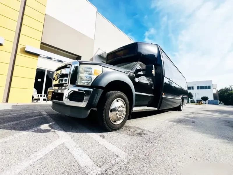 2013 Ford F-550 Party Bus - Image 4