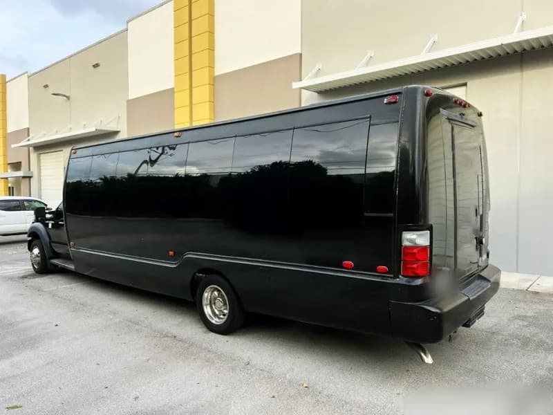 2013 Ford F-550 Party Bus - Image 5