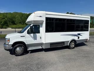 2019 Starcraft Allstar bus