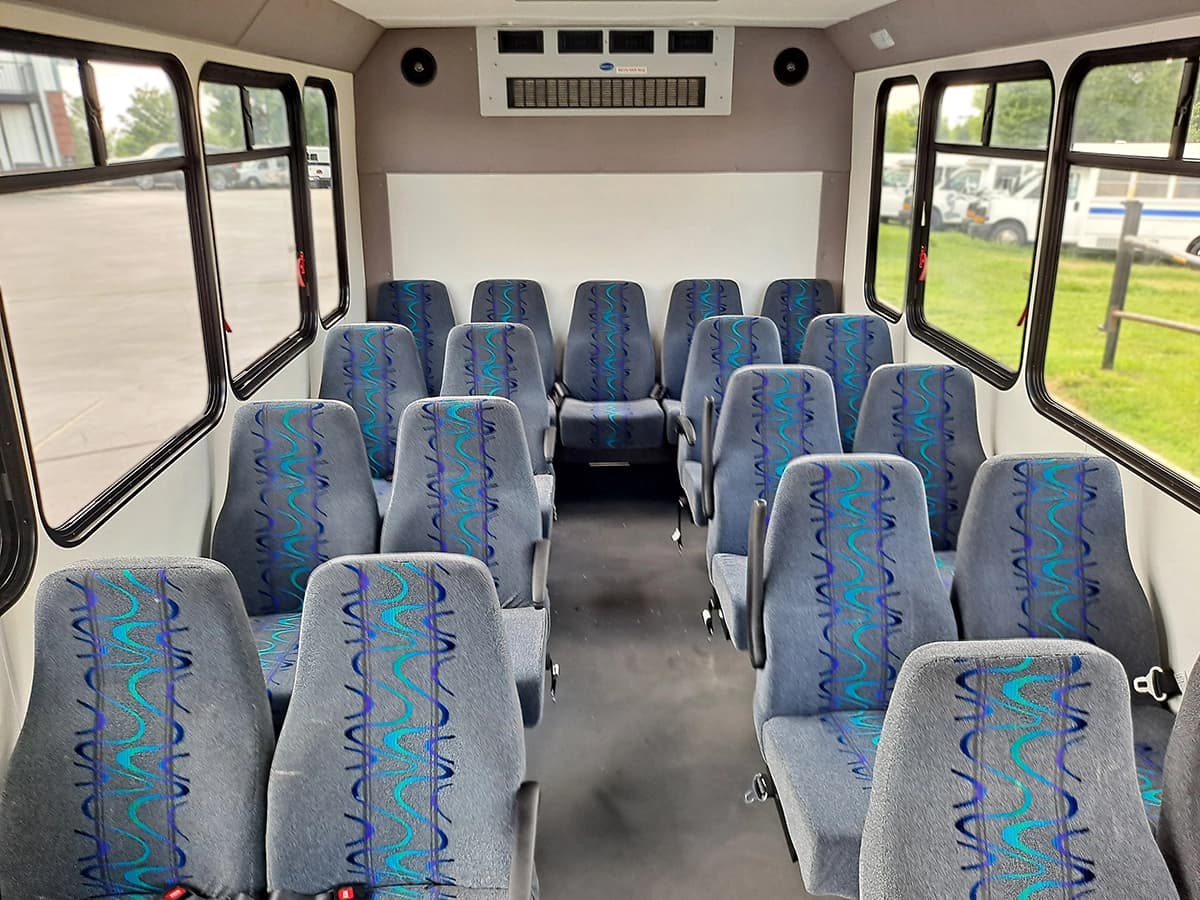 2019 Ford E450 Eldorado Advantage Shuttle Bus - Image 5