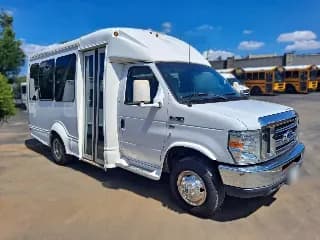 2016 Ford Starquest bus