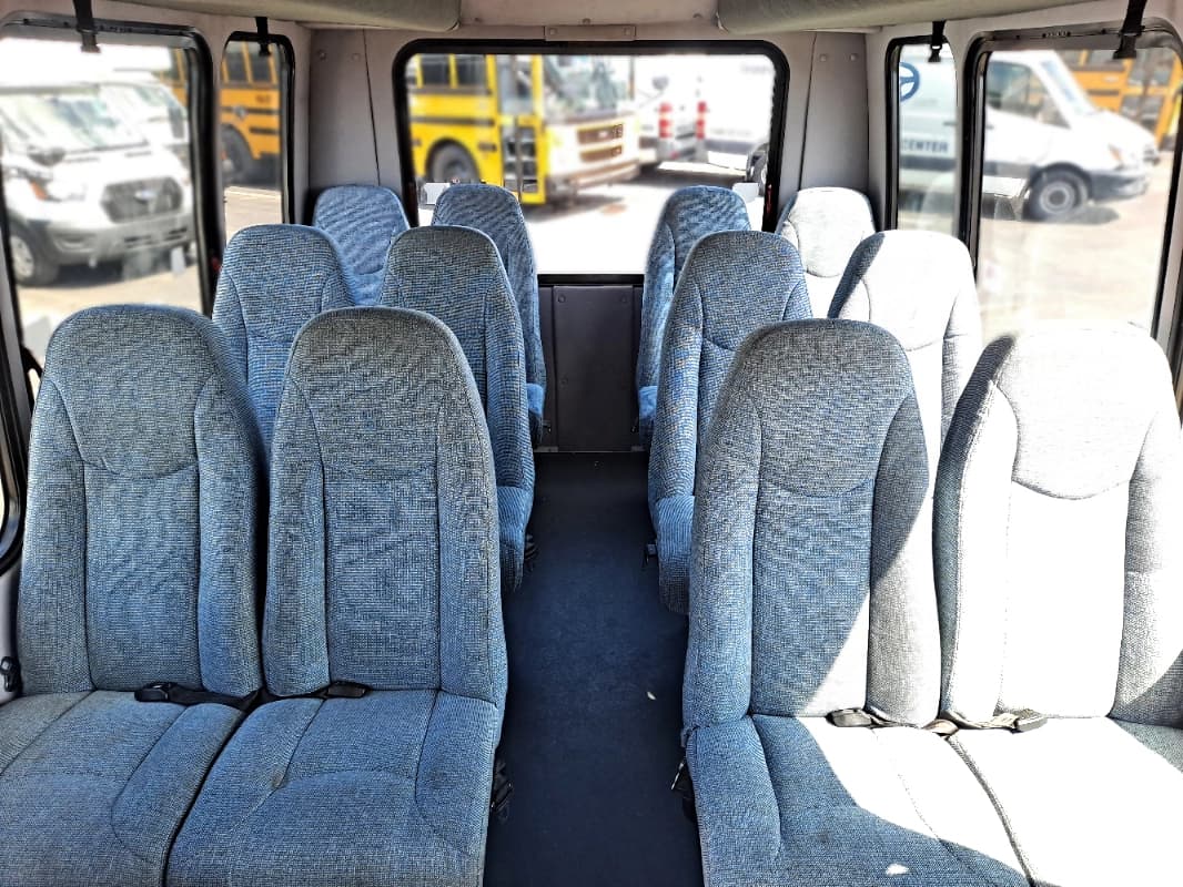 2016 Ford Starcraft Starquest Shuttle Bus - Image 4